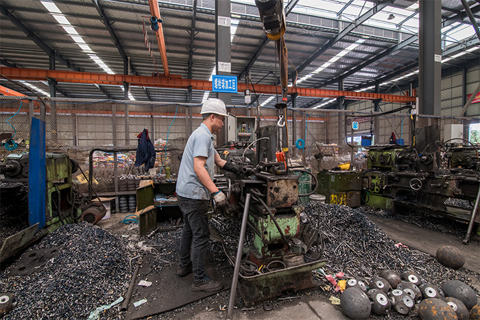 儋州网架配件-螺栓球加工车间